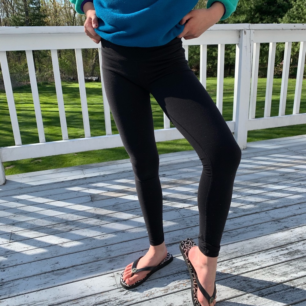 Black ivivva leggings!
